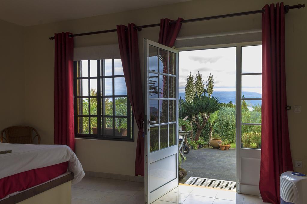 Vila Belgica Bed & Breakfast Horta  Bilik gambar